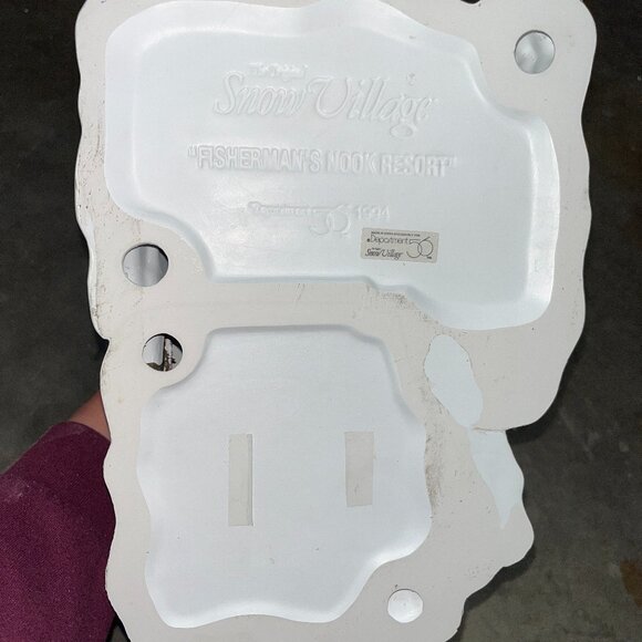 Department 56 Original Snow Village Fisherman's Nook Resort - Picture 8 of 14